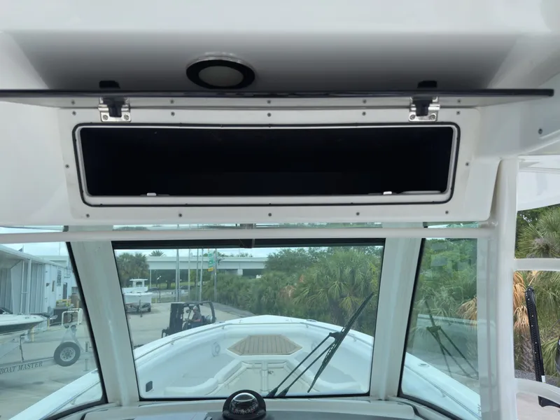 Slide: The Image of Boston Whaler 350 Outrage 2016 - 39