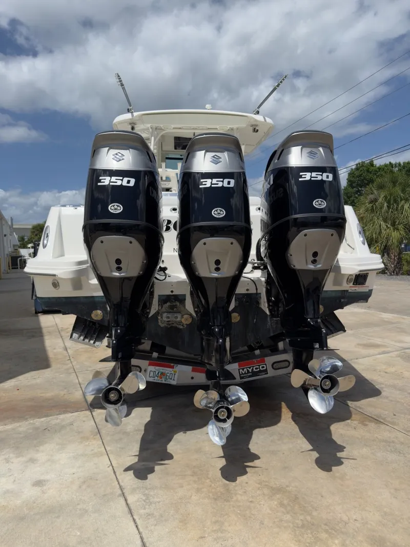 Slide: The Image of Boston Whaler 350 Outrage 2016 - 4