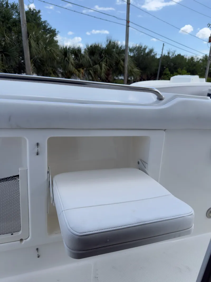 Slide: The Image of Boston Whaler 350 Outrage 2016 - 54