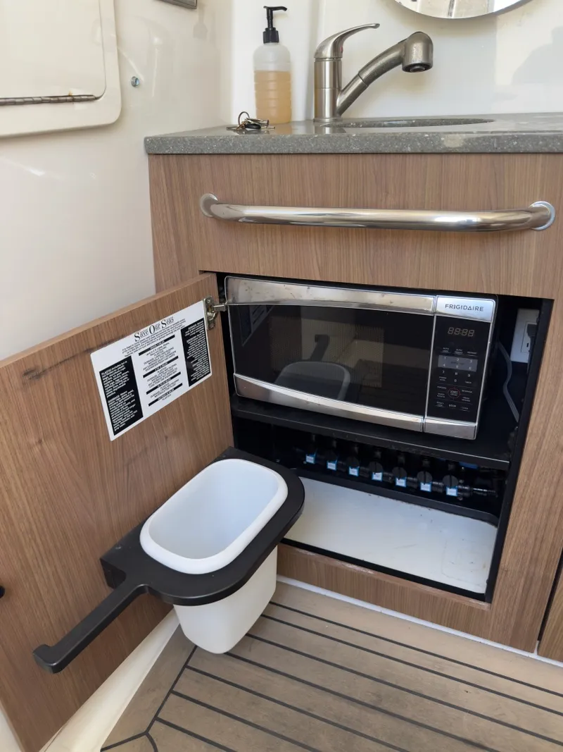 Slide: The Image of Boston Whaler 350 Outrage 2016 - 59