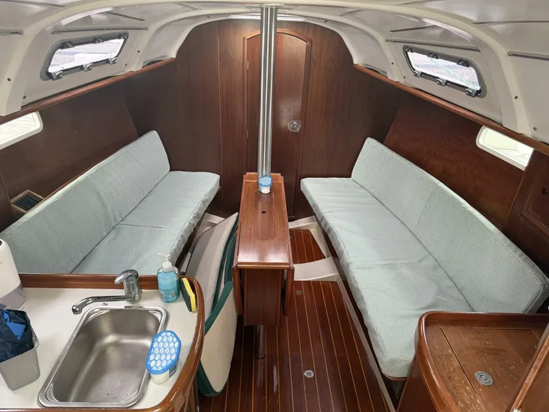 Slide: The Image of Beneteau 1998 - 13