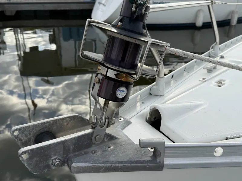 Slide: The Image of Beneteau 1998 - 2