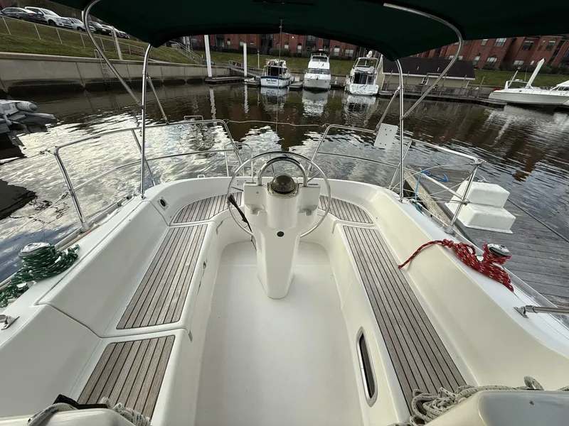 Slide: The Image of Beneteau 1998 - 4