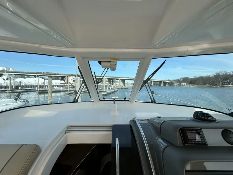 Slide: The Image of Pursuit OS 385 Offshore 2018 - 11