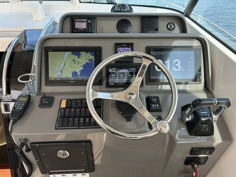 Slide: The Image of Pursuit OS 385 Offshore 2018 - 12