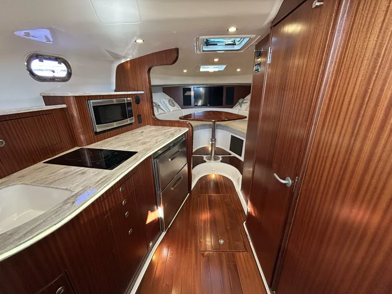 Slide: The Image of Pursuit OS 385 Offshore 2018 - 14