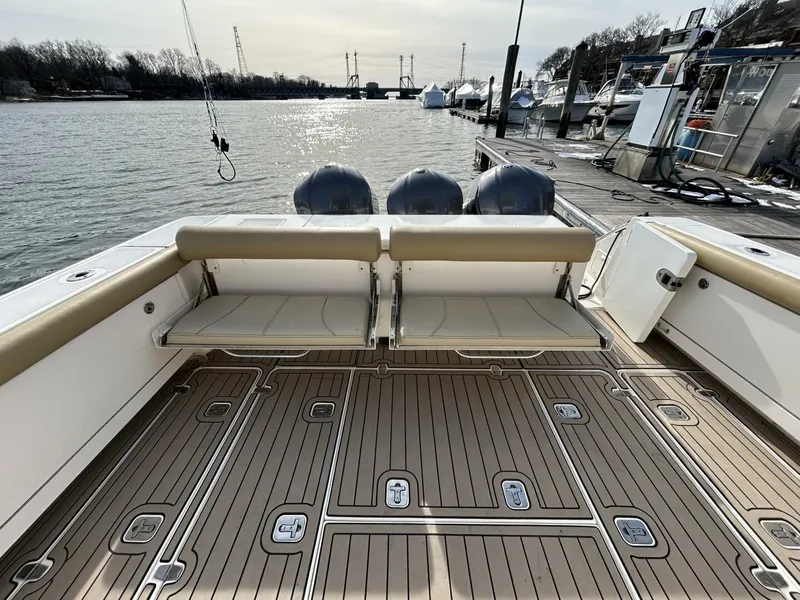Slide: The Image of Pursuit OS 385 Offshore 2018 - 4