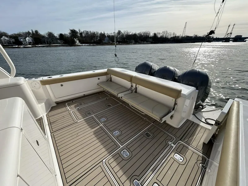 Slide: The Image of Pursuit OS 385 Offshore 2018 - 5
