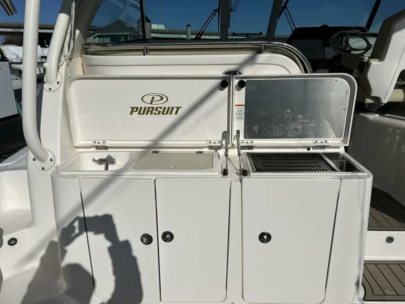 Slide: The Image of Pursuit OS 385 Offshore 2018 - 6