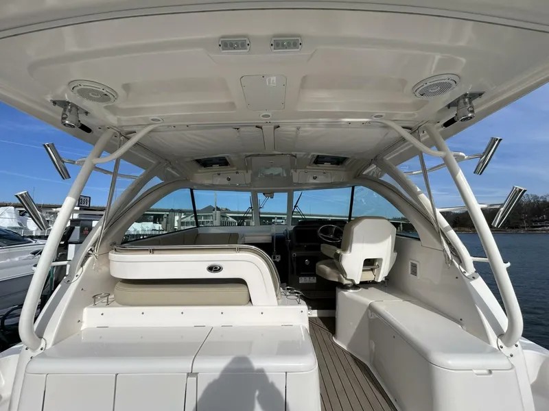 Slide: The Image of Pursuit OS 385 Offshore 2018 - 7