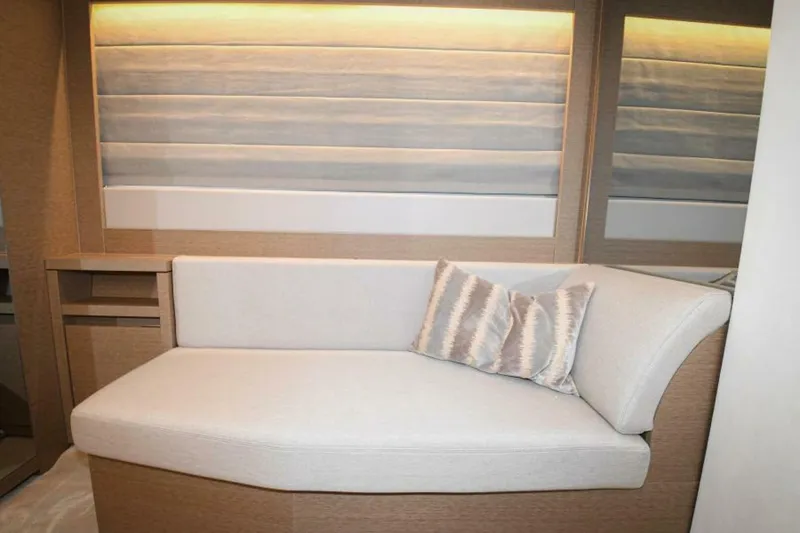 Slide: The Image of Prestige 520 Flybridge 2023 - 11