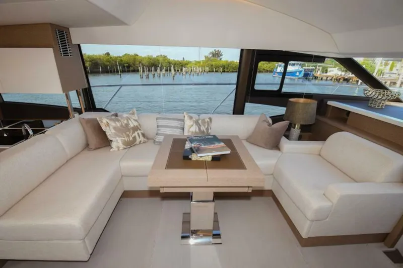 Slide: The Image of Prestige 520 Flybridge 2023 - 5