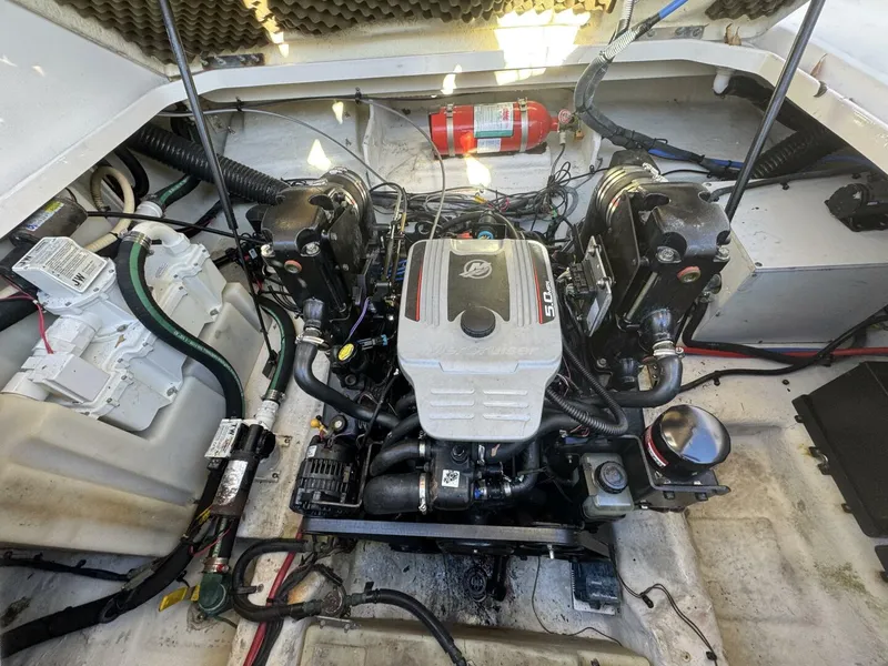 Slide: The Image of Sea Ray 240 Sundancer 2008 - 13