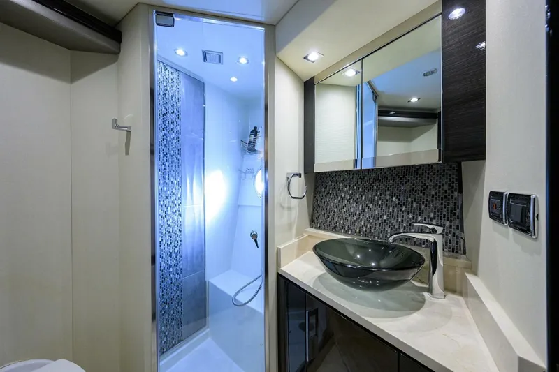 Slide: The Image of Marquis 660 Sport Yacht 2016 - 15