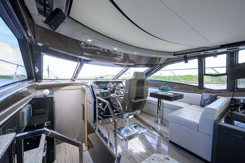 Slide: The Image of Marquis 660 Sport Yacht 2016 - 23