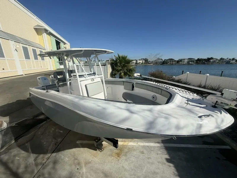 Slide: The Image of Aquasport 2500 Center Console 2021 - 10