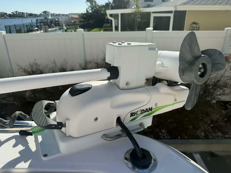 Slide: The Image of Aquasport 2500 Center Console 2021 - 13