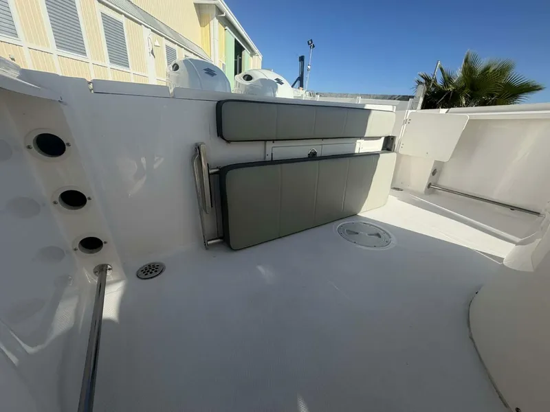Slide: The Image of Aquasport 2500 Center Console 2021 - 14