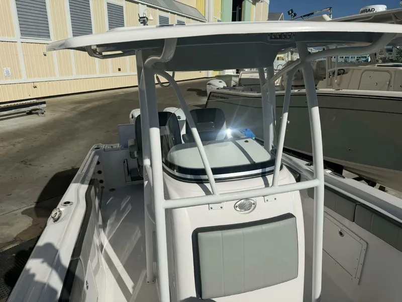 Slide: The Image of Aquasport 2500 Center Console 2021 - 19