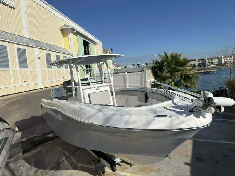 Slide: The Image of Aquasport 2500 Center Console 2021 - 2