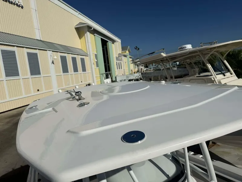 Slide: The Image of Aquasport 2500 Center Console 2021 - 20