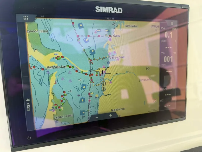 Slide: The Image of Aquasport 2500 Center Console 2021 - 24