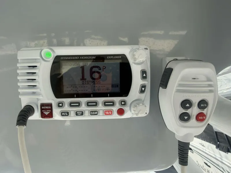 Slide: The Image of Aquasport 2500 Center Console 2021 - 29