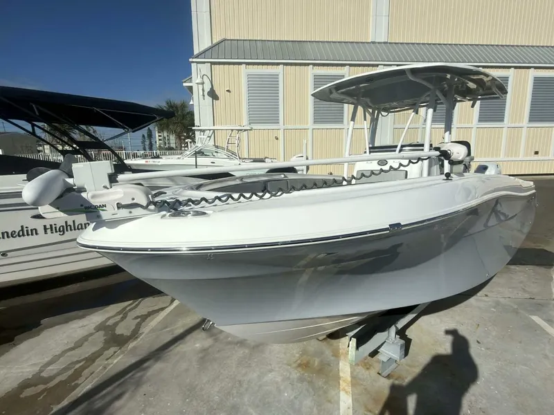 Slide: The Image of Aquasport 2500 Center Console 2021 - 3