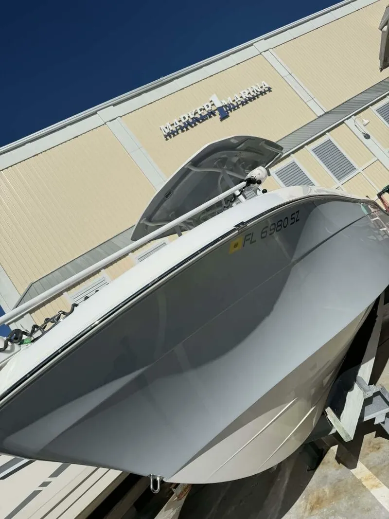 Slide: The Image of Aquasport 2500 Center Console 2021 - 34