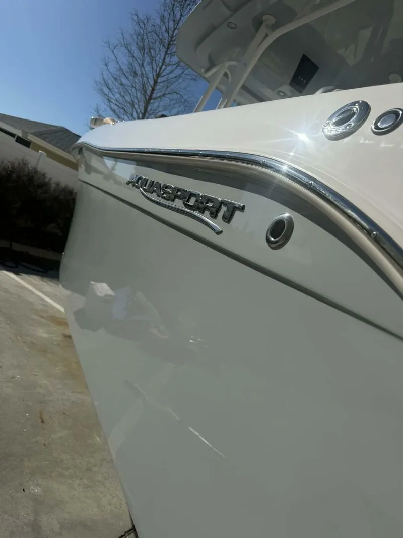 Slide: The Image of Aquasport 2500 Center Console 2021 - 37