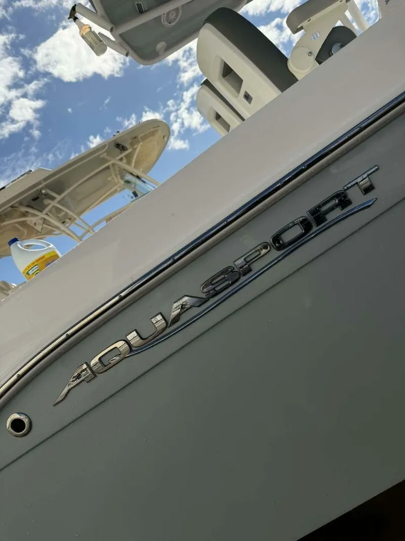 Slide: The Image of Aquasport 2500 Center Console 2021 - 38