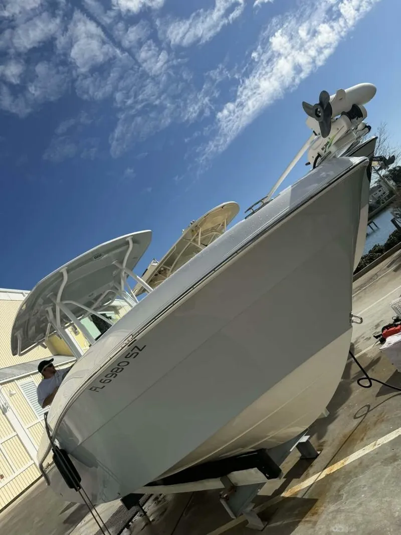Slide: The Image of Aquasport 2500 Center Console 2021 - 44