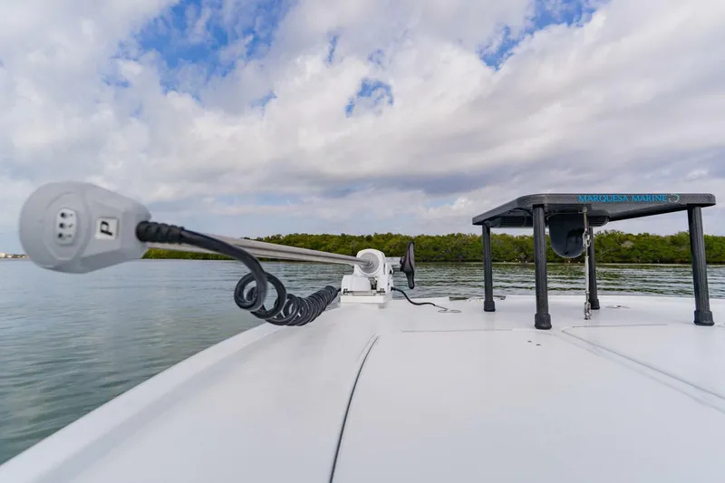 Slide: The Image of Broadwater Boatworks 25 Bay Cat 2026 - 18