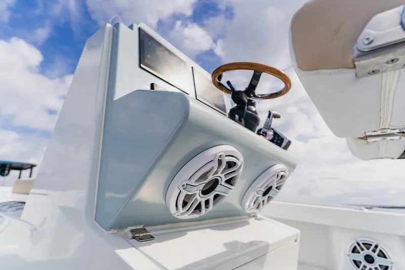 Slide: The Image of Broadwater Boatworks 25 Bay Cat 2026 - 28