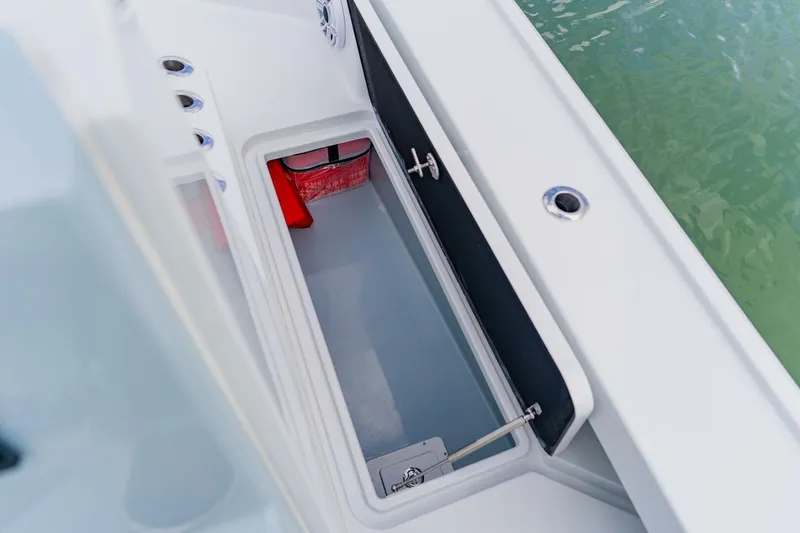 Slide: The Image of Broadwater Boatworks 25 Bay Cat 2026 - 30