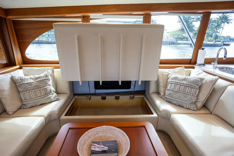 Slide: The Image of Merritt Yachts 72 Sportfish Convertible 2007 - 12