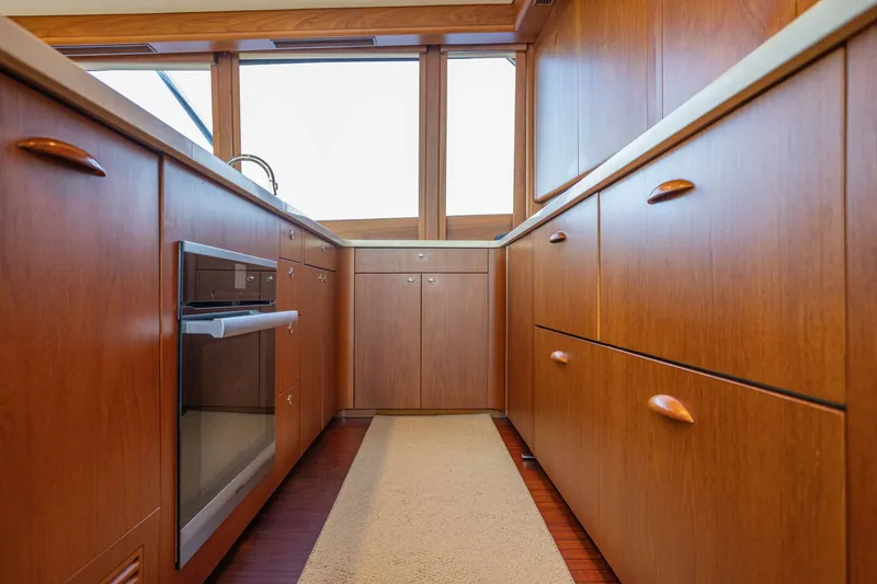Slide: The Image of Merritt Yachts 72 Sportfish Convertible 2007 - 13