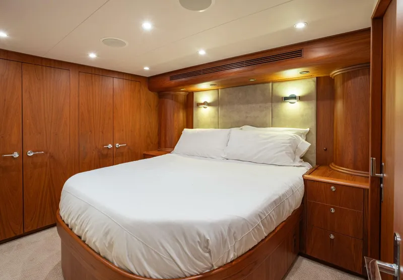 Slide: The Image of Merritt Yachts 72 Sportfish Convertible 2007 - 16