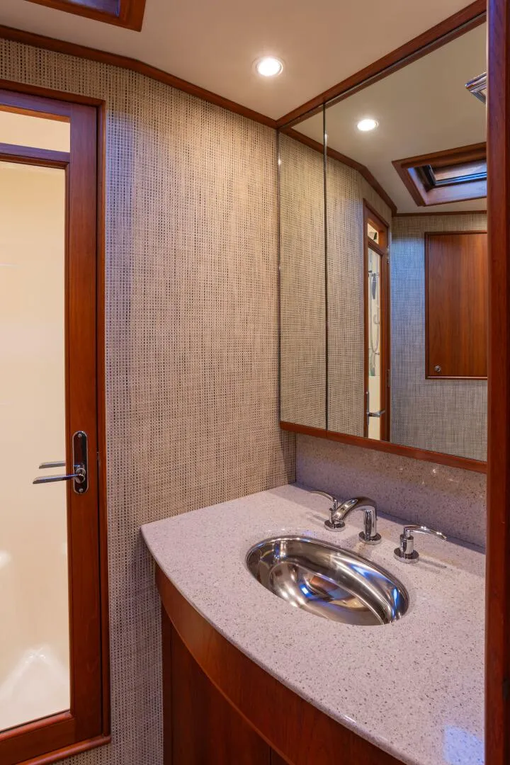 Slide: The Image of Merritt Yachts 72 Sportfish Convertible 2007 - 23