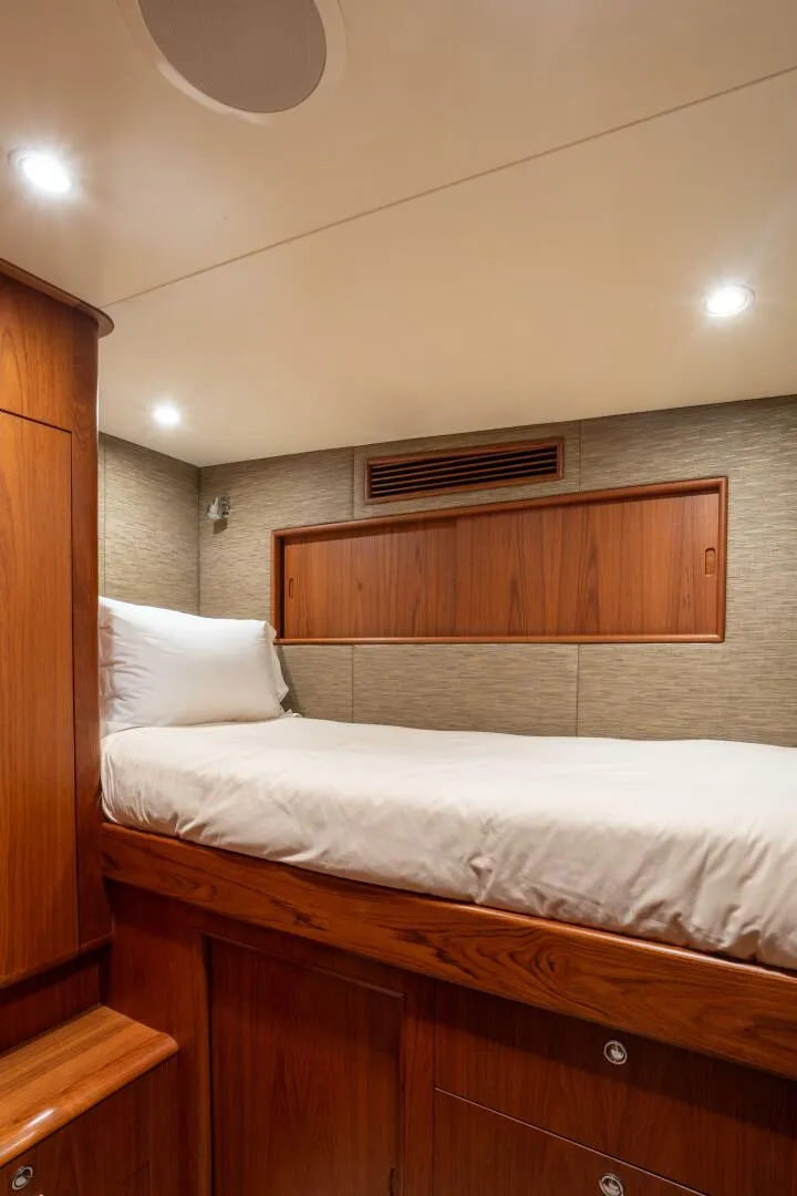 Slide: The Image of Merritt Yachts 72 Sportfish Convertible 2007 - 25