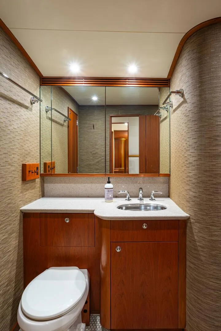 Slide: The Image of Merritt Yachts 72 Sportfish Convertible 2007 - 27