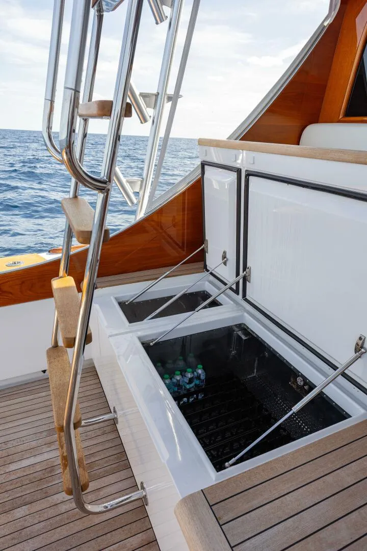 Slide: The Image of Merritt Yachts 72 Sportfish Convertible 2007 - 36