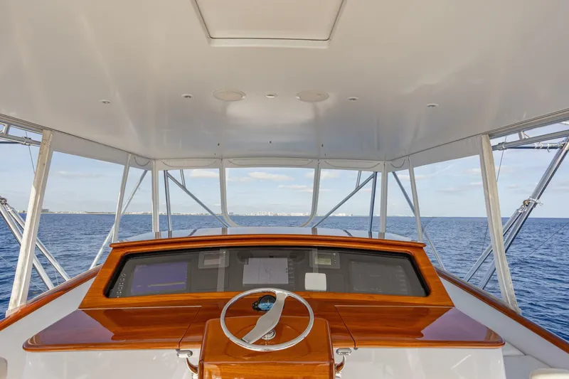 Slide: The Image of Merritt Yachts 72 Sportfish Convertible 2007 - 40