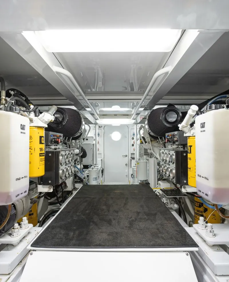 Slide: The Image of Merritt Yachts 72 Sportfish Convertible 2007 - 48
