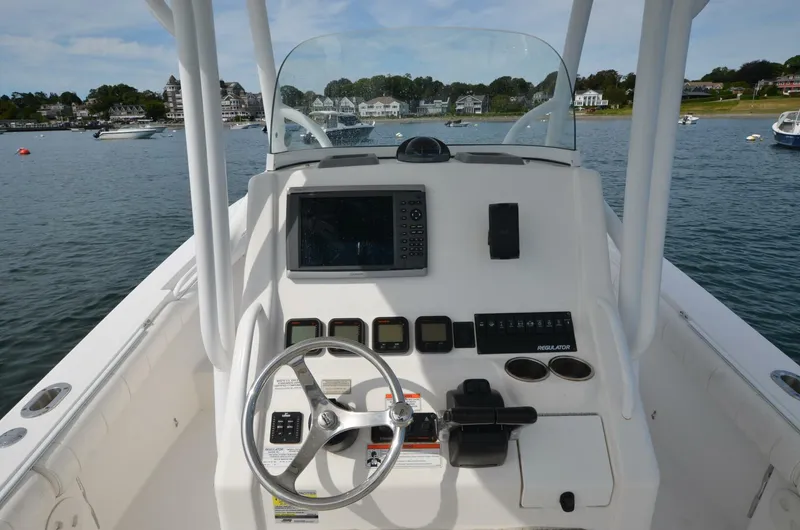 Slide: The Image of Regulator Marine 24FS 2013 - 10