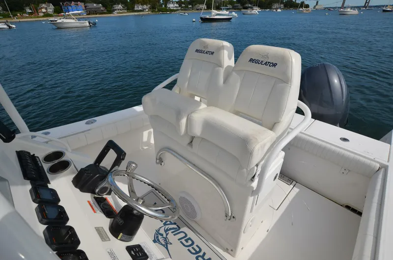 Slide: The Image of Regulator Marine 24FS 2013 - 5
