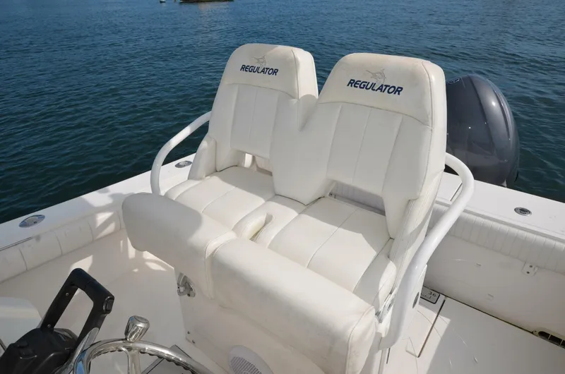 Slide: The Image of Regulator Marine 24FS 2013 - 6