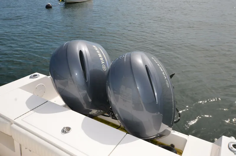 Slide: The Image of Regulator Marine 24FS 2013 - 8