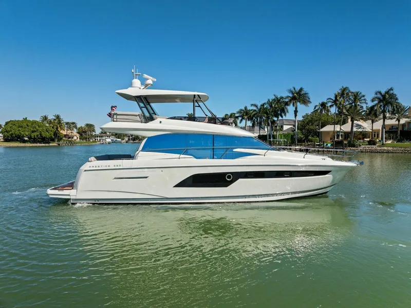 The Image of Prestige 520 Flybridge 2022 - 0