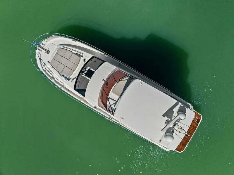 Slide: The Image of Prestige 520 Flybridge 2022 - 12